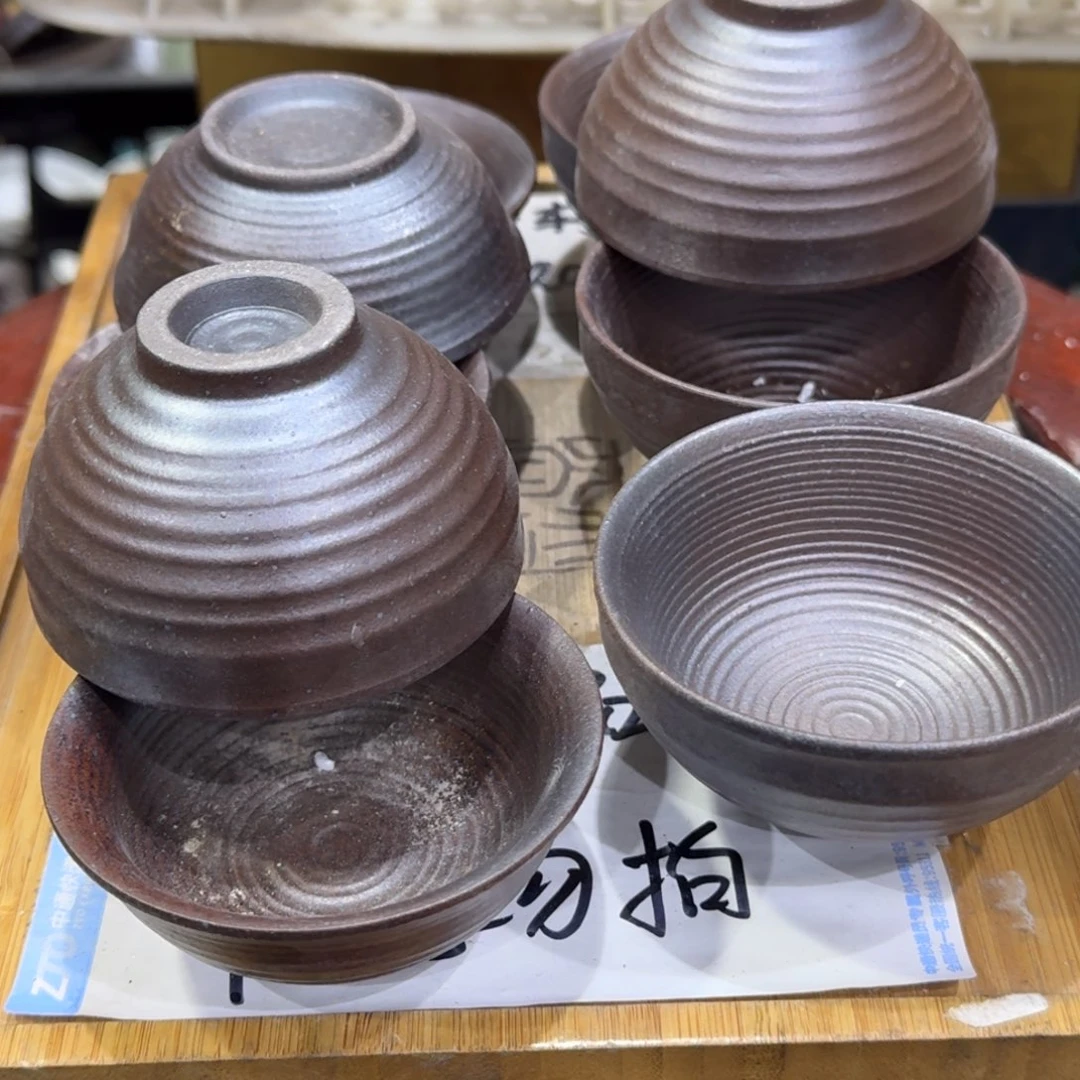 瑕疵介意勿拍陶瓷器皿C654一大一小