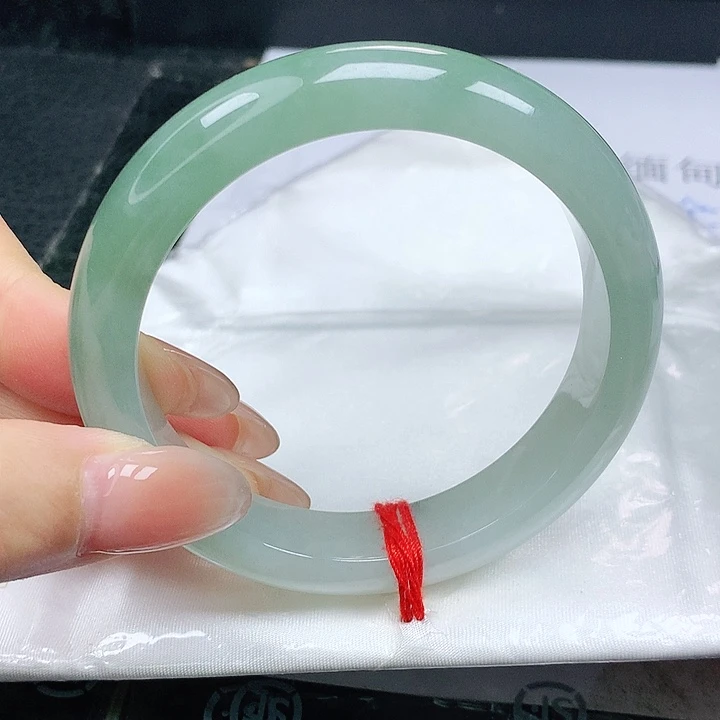 翡翠手镯未镶嵌正