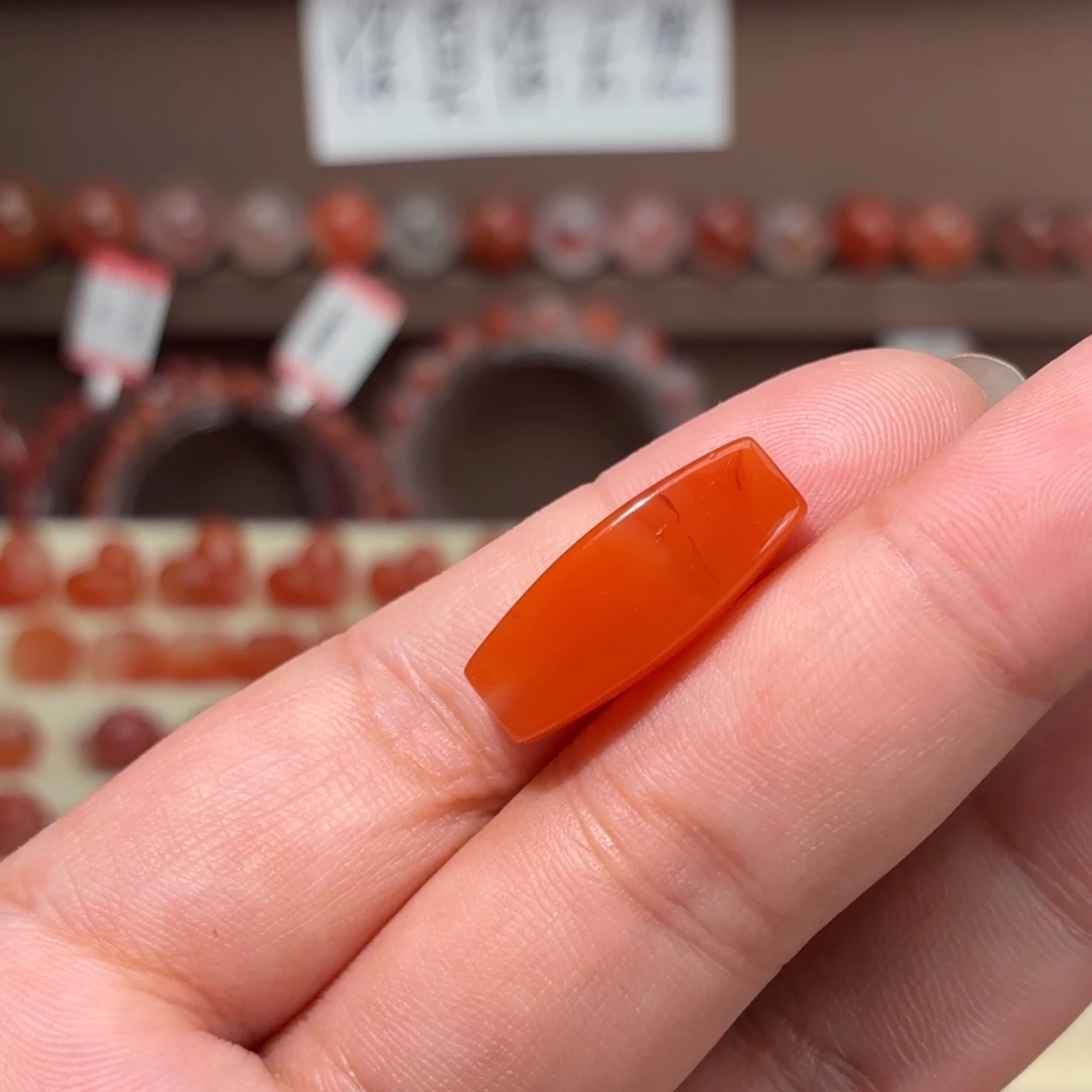 收***”未镶嵌川料南红玛瑙勒子