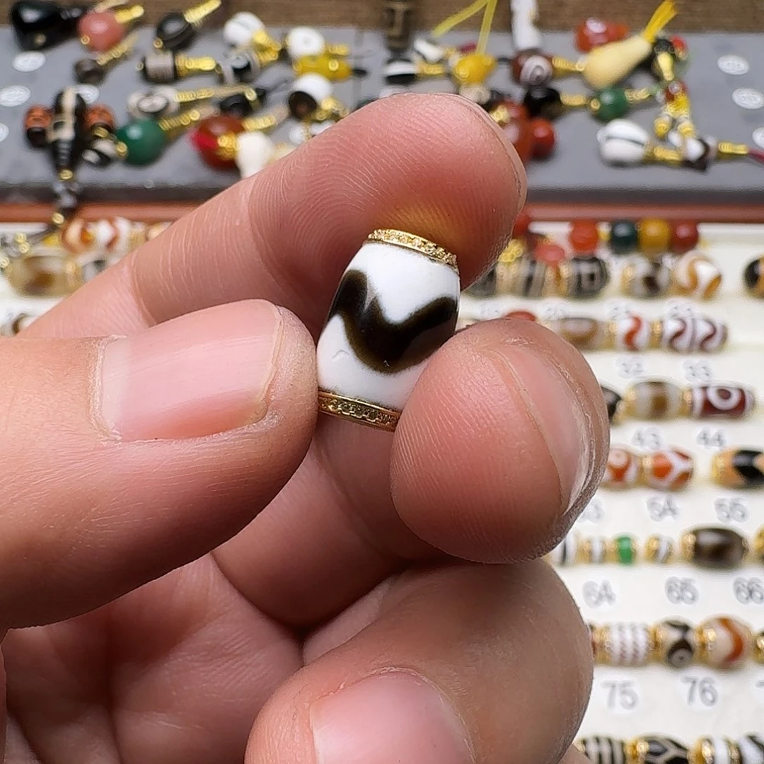 富***油玛瑙/玉髓未镶嵌单颗