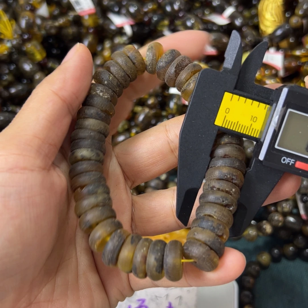 未镶嵌琥珀珠宝奇石549