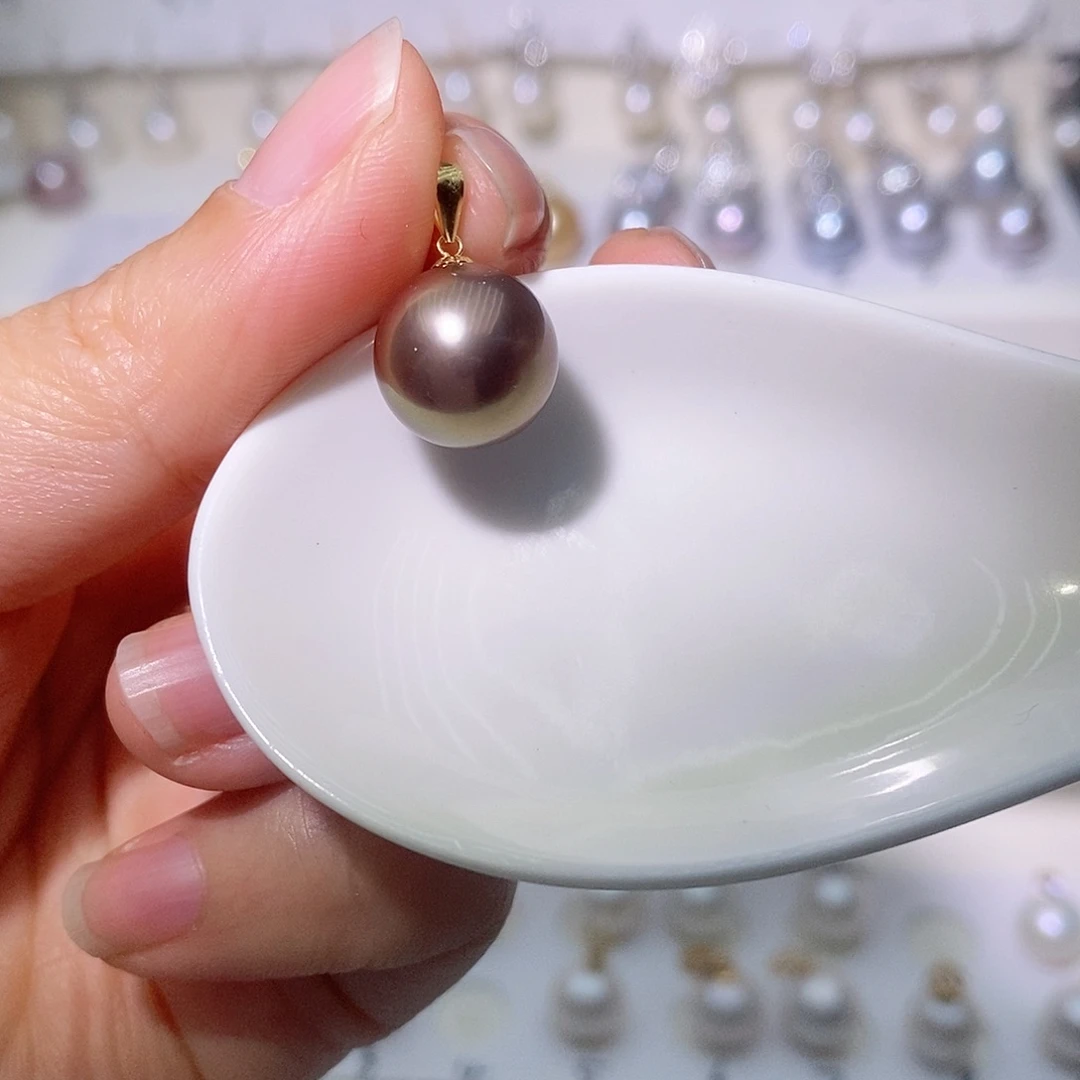 淡水珍珠吊坠(赠链)18K金镶嵌¥**$尺寸12毫米