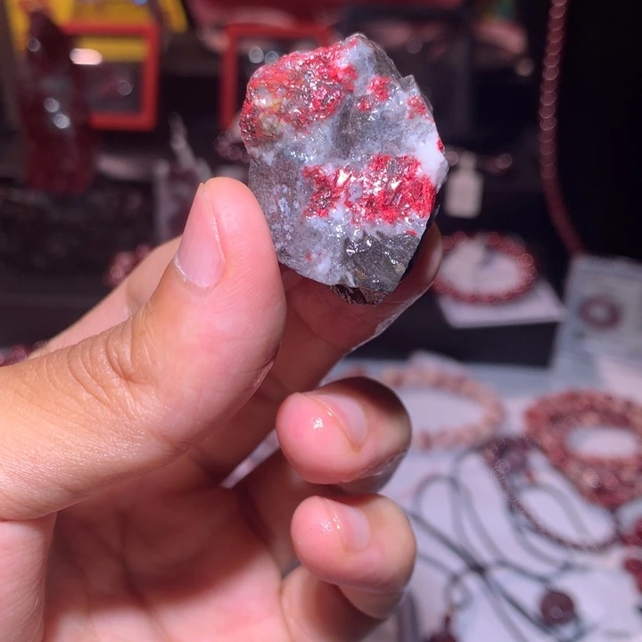 天然辰砂原石毛料1