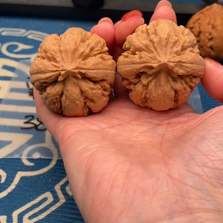 行***走文玩核桃吊坠文玩核桃文玩核桃