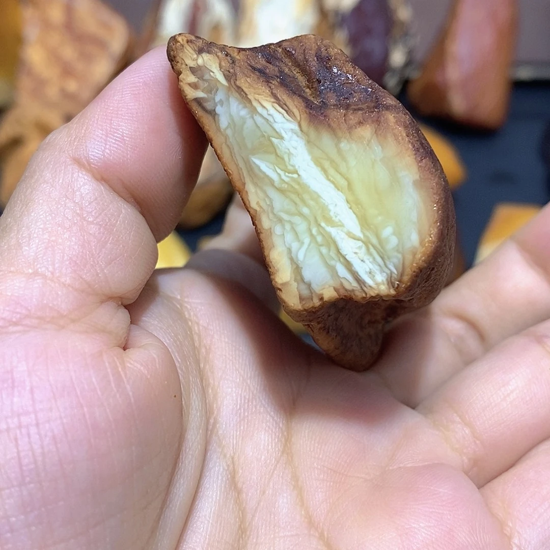 定制琥珀蜜蜡原石