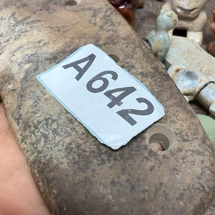 和田玉颈饰未镶嵌正**言