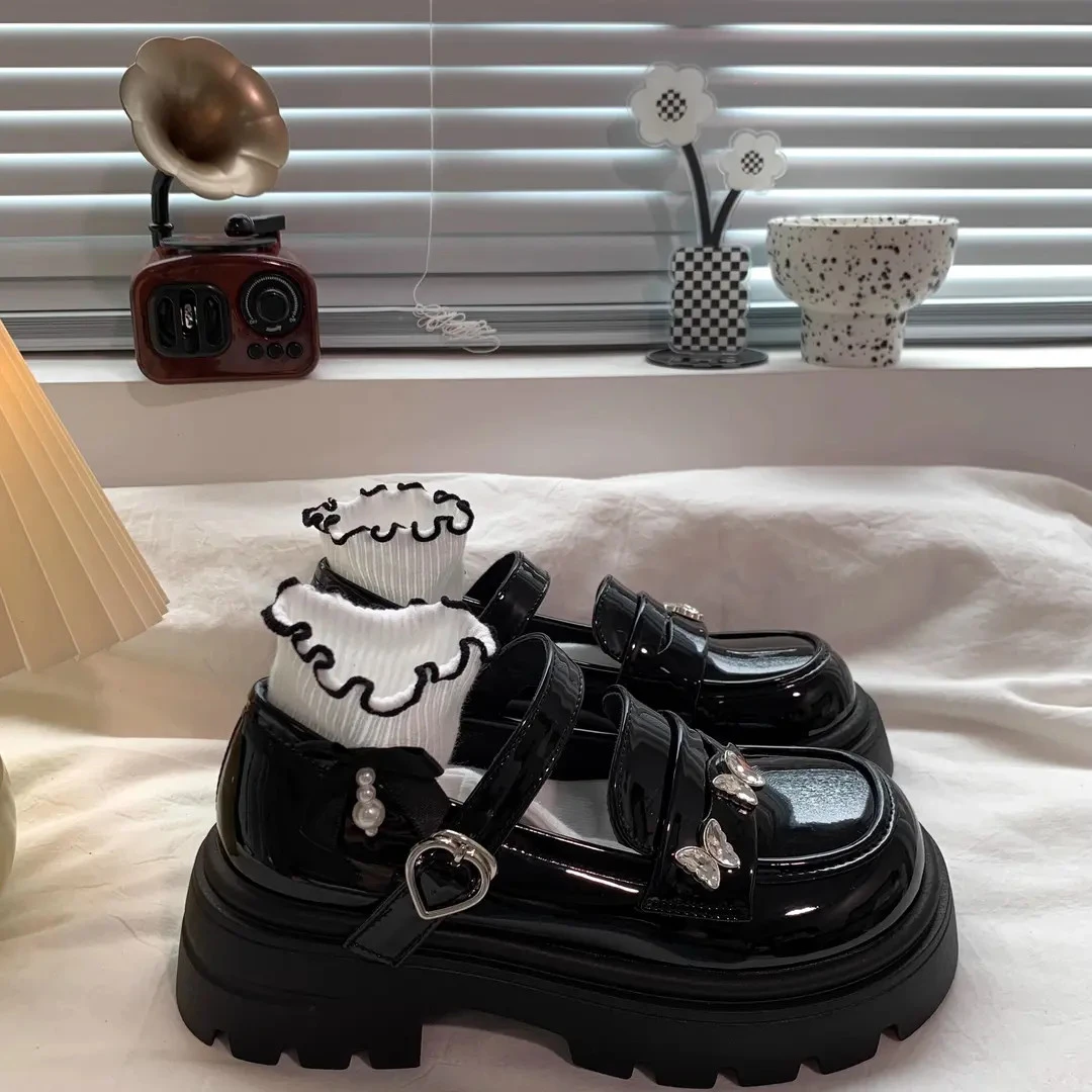 黑色甜酷玛丽珍单鞋女2025春季新款金属蝴蝶英伦风法式厚底小皮鞋