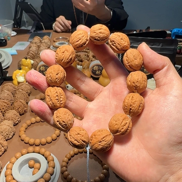猴头核桃把件手串