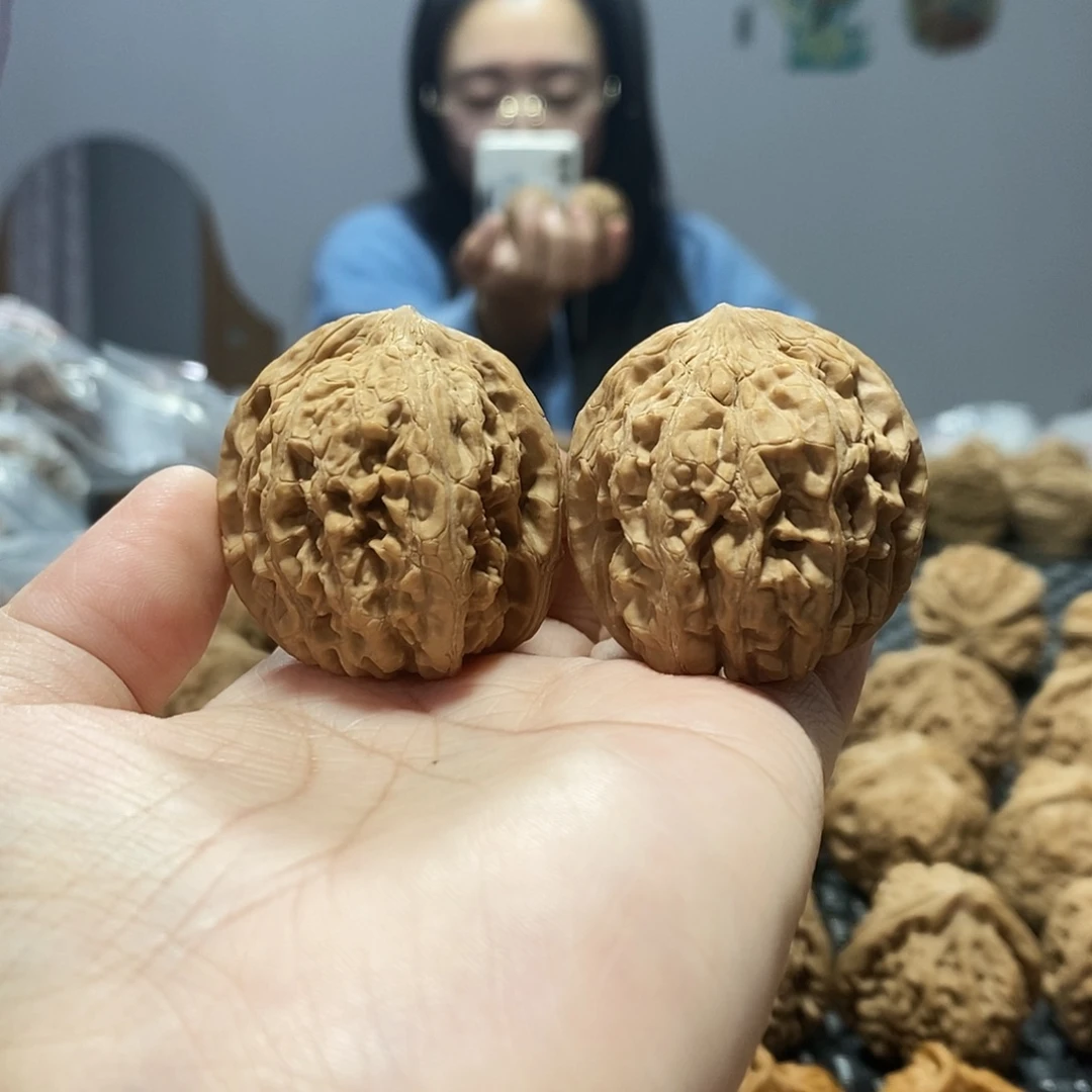 吊坠桃核牡丹纹38