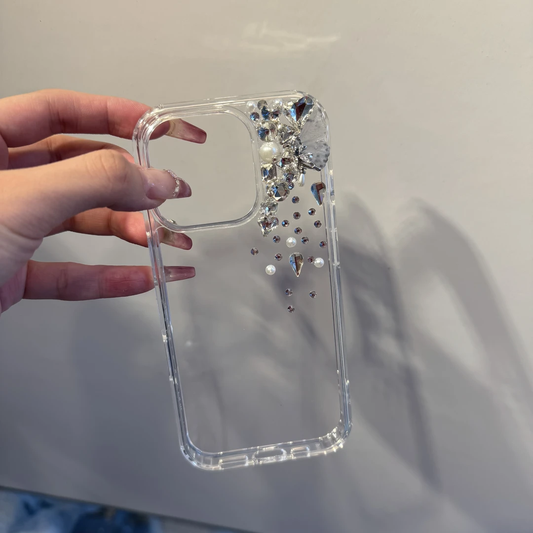 原创手作高级感蝴蝶堆钻适用于iPhone15珍珠16pro防摔16promax壳