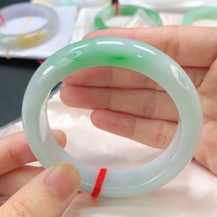 翡翠手镯未镶嵌翡翠53