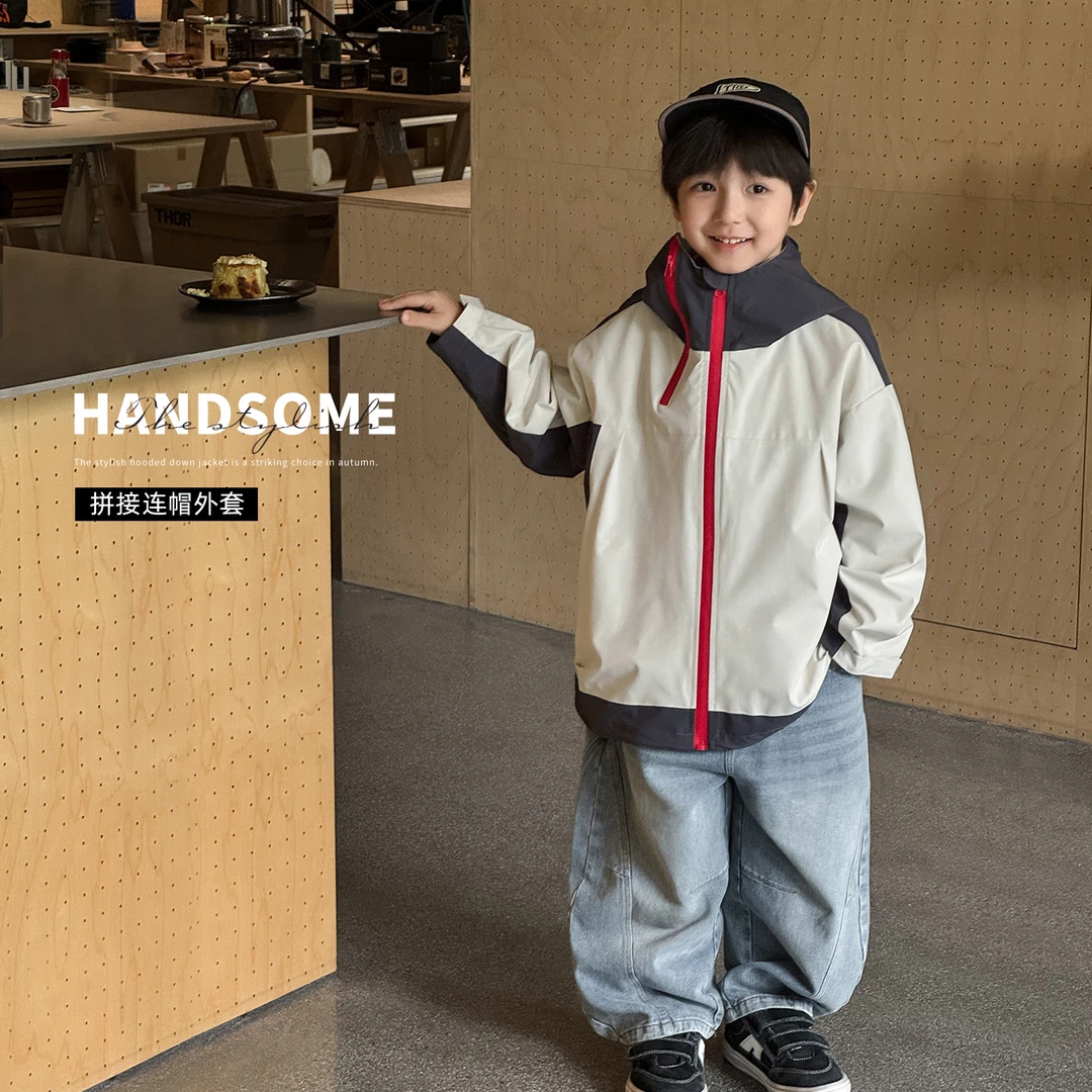 男童秋装拼接连帽冲锋衣外套2025秋季新款中大童男孩夹克上衣儿童
