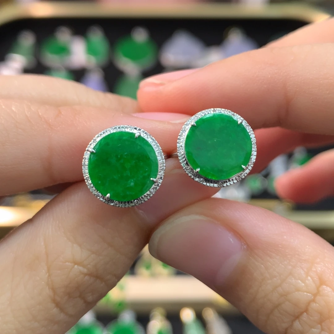 翡翠18K金镶嵌耳饰绿圆牌耳包