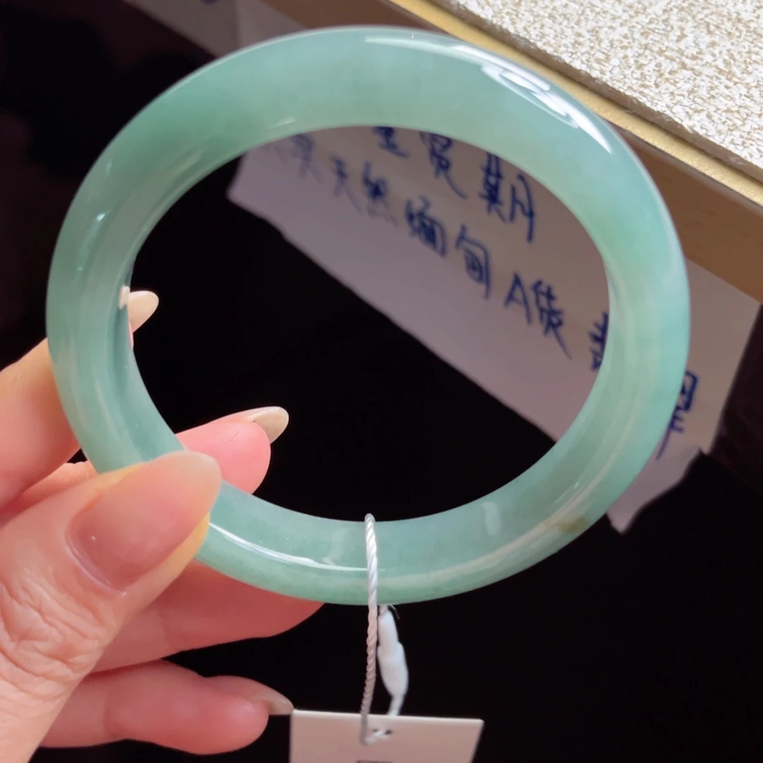翡翠未镶嵌手镯手镯