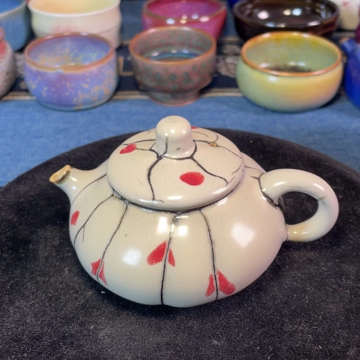 摆件钧瓷踏雪寻梅三足壶