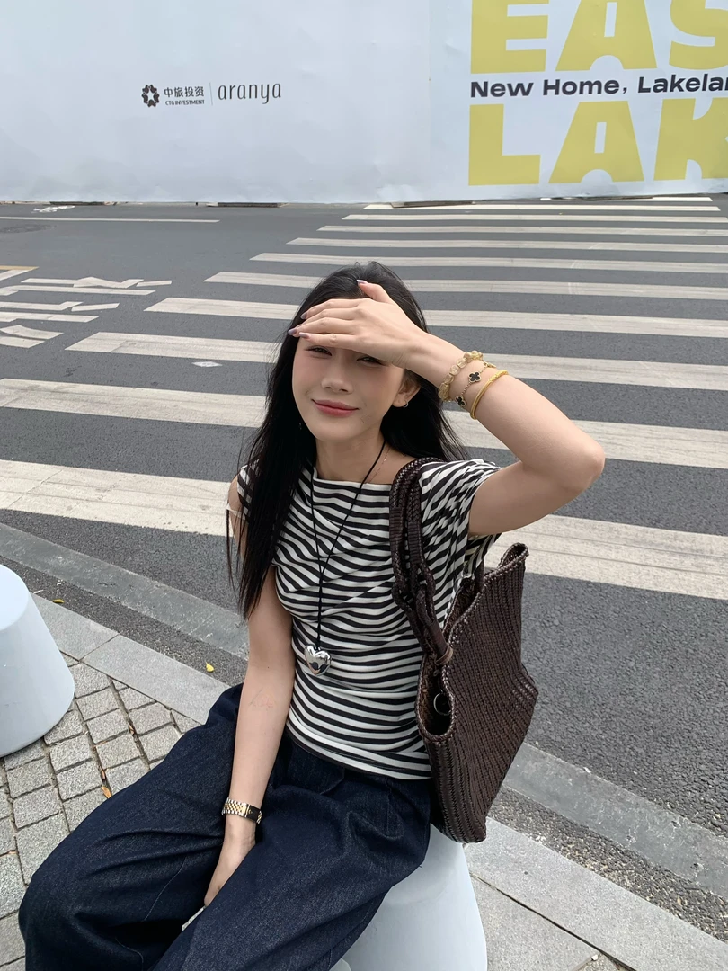 70不是七十【胶片影集】早春韩版经典条纹针织上衣