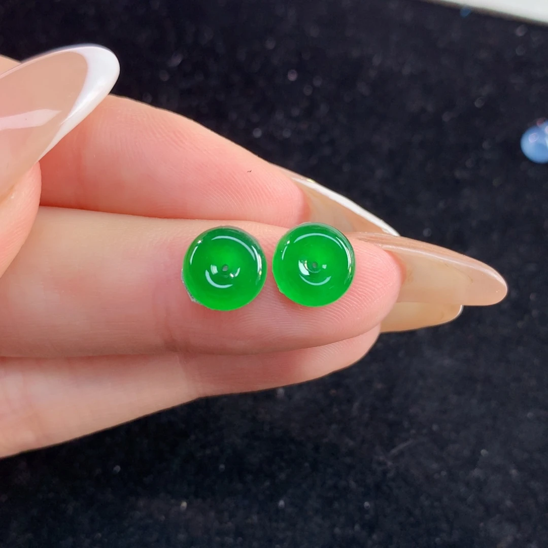 翡翠裸石8.5.-2.37一对扣子