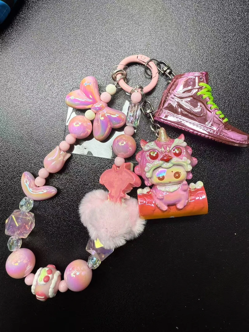 【现场拆】潮流动漫卡通钥匙扣挂件