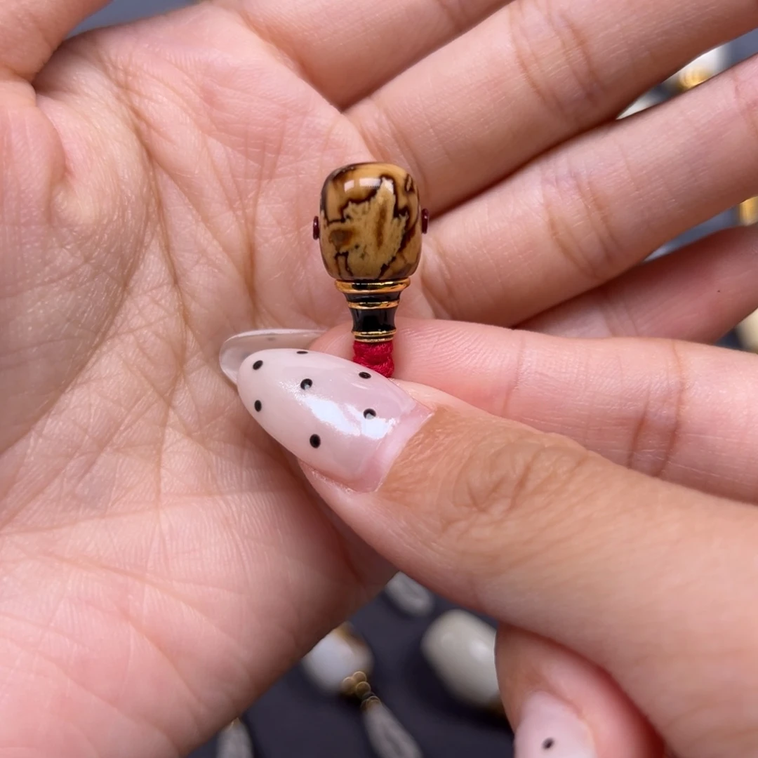 琥珀未镶嵌裸石10.4mm