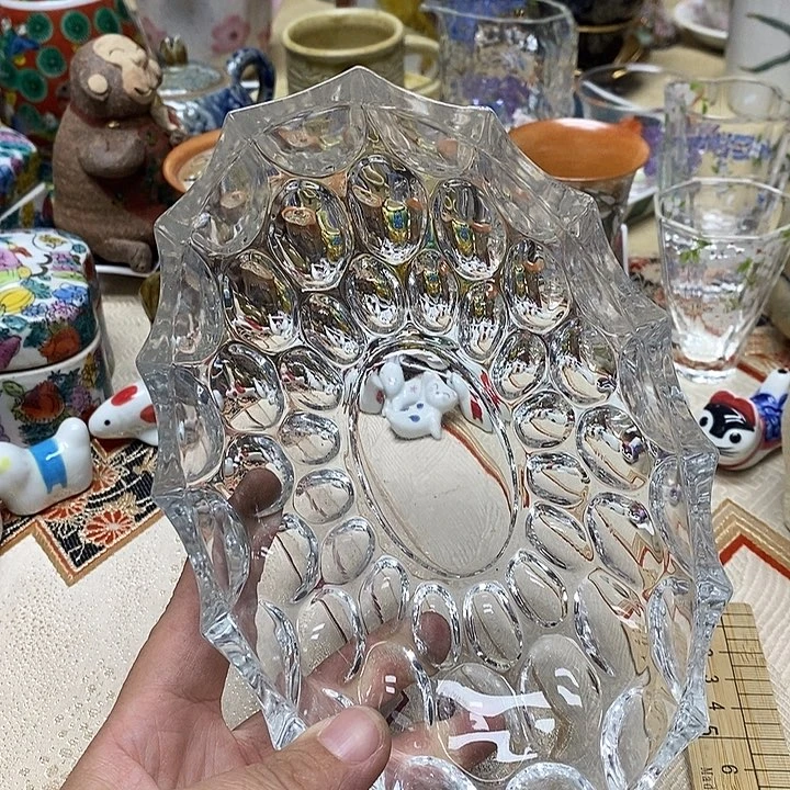 茶壶紫砂杯子和酒等各种颜色也有一定区别但