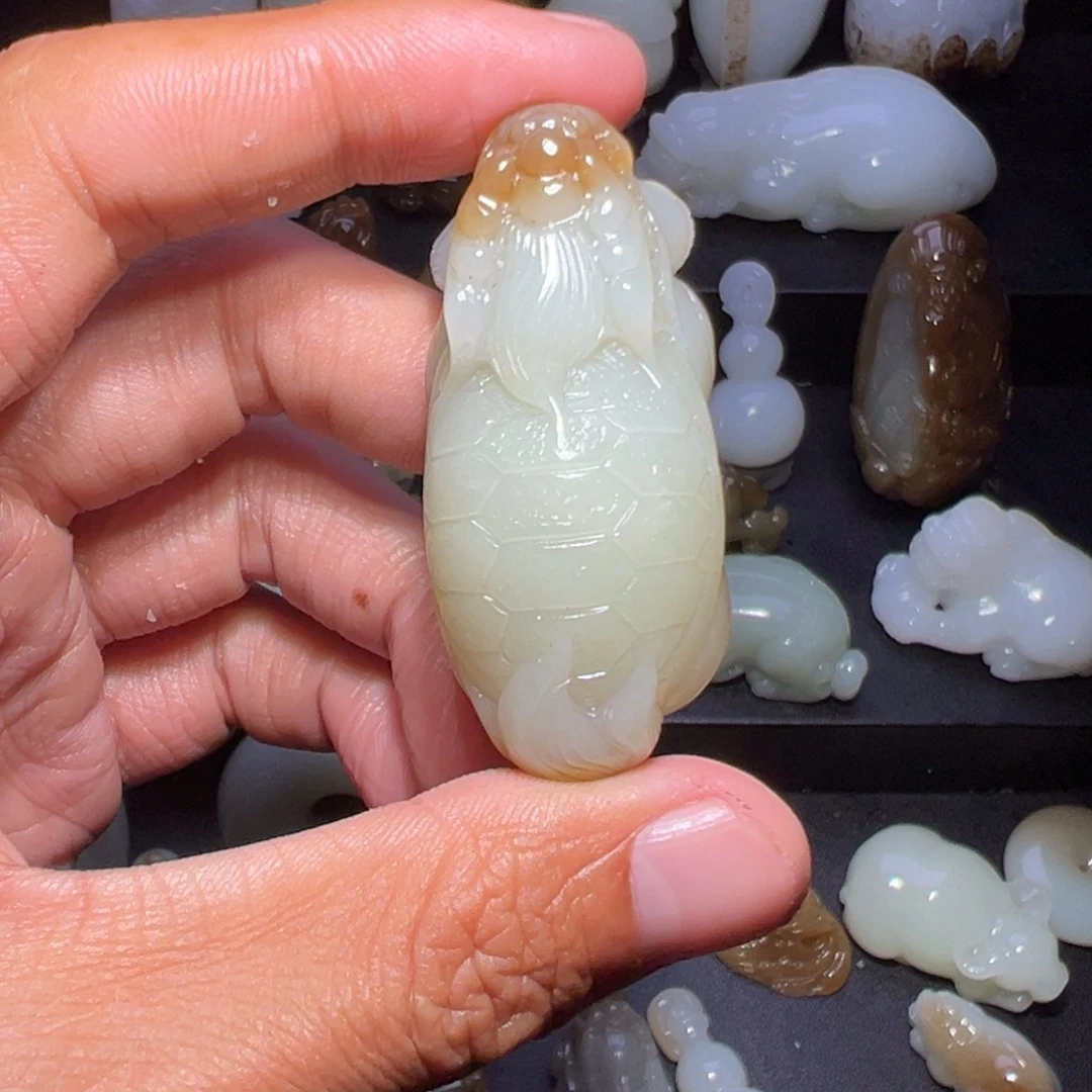 我***宝和田玉（糖玉）未镶嵌颈饰
