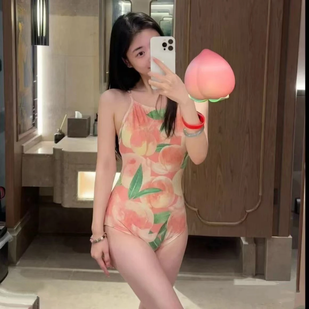 8163粉色蜜桃女士低叉三角连体泳衣高级镜头感海边美背温泉