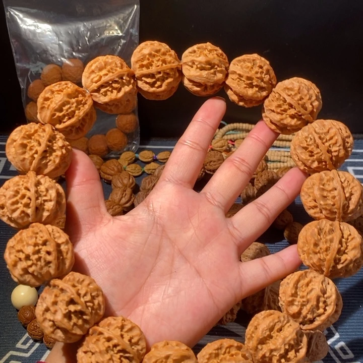 文玩核桃手串……31