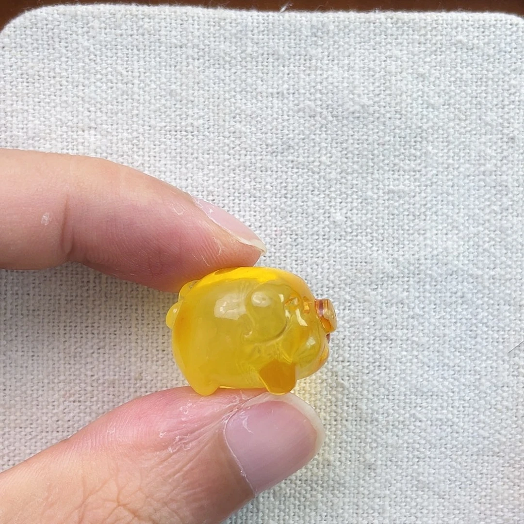 琥珀未镶嵌裸石金猪