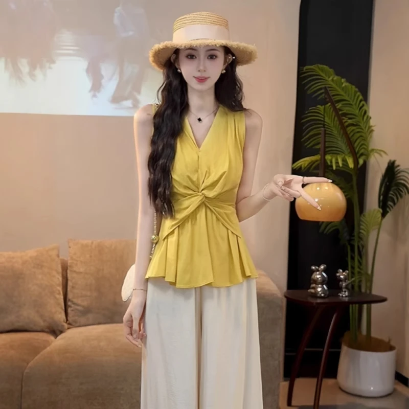 时尚女装设计感扭结v领衬衫夏日漂亮小上衣胖mm显瘦无袖掐腰背心