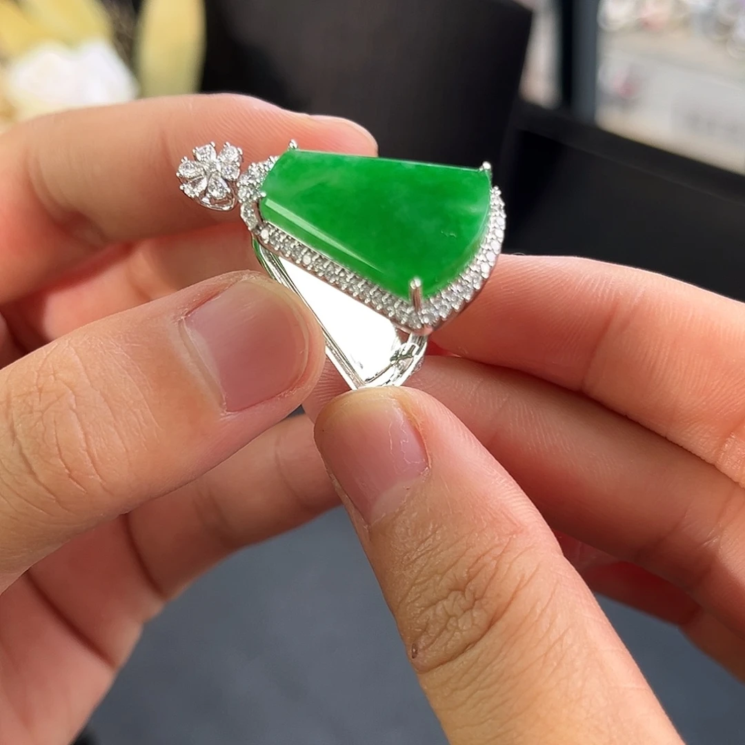 翡翠未镶嵌手镯强推