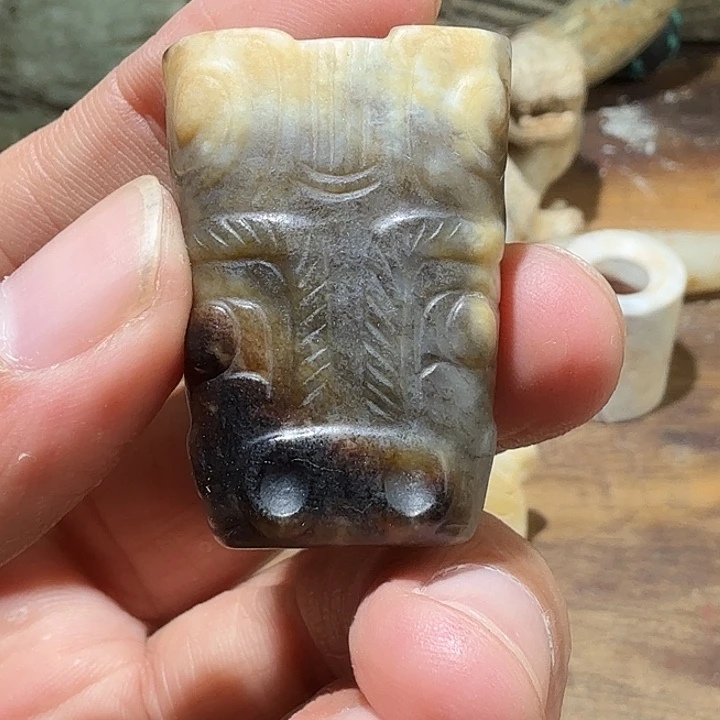 老***张和田玉未镶嵌车挂
