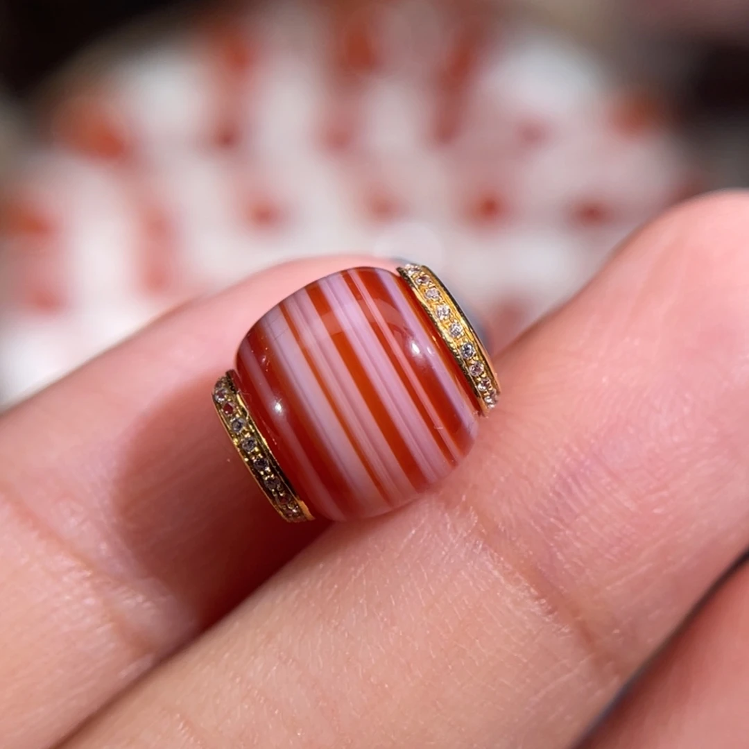 南红玛瑙18K金镶嵌大黑洞缠丝纹珠子 9.7x10.6mm