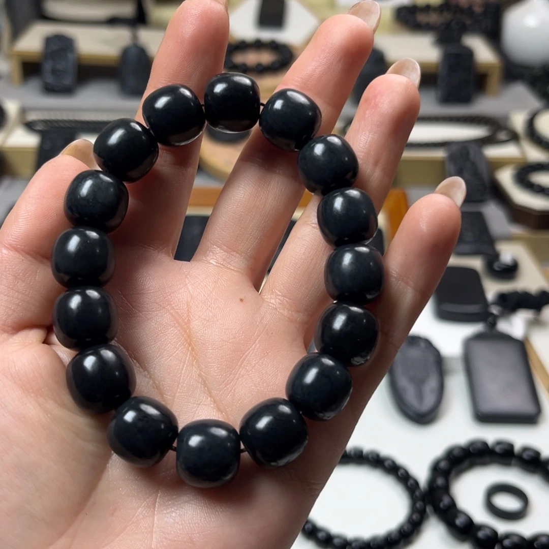 和田玉（墨玉）未镶嵌颈饰卡14 老邢体验