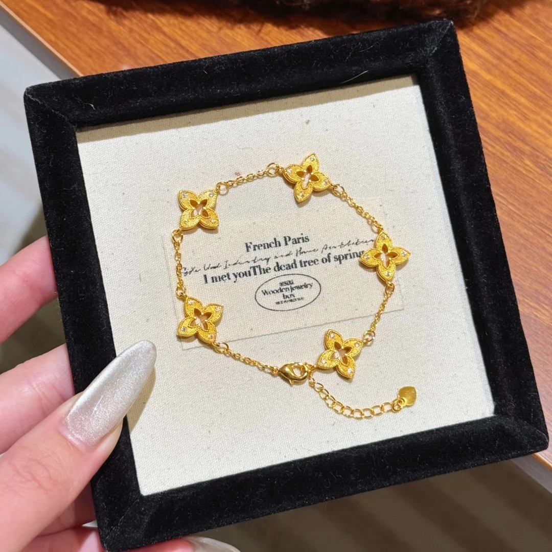 手链小红书爆款中古风拉丝芒星幸运四叶手链精致贵气四叶花绸缎手