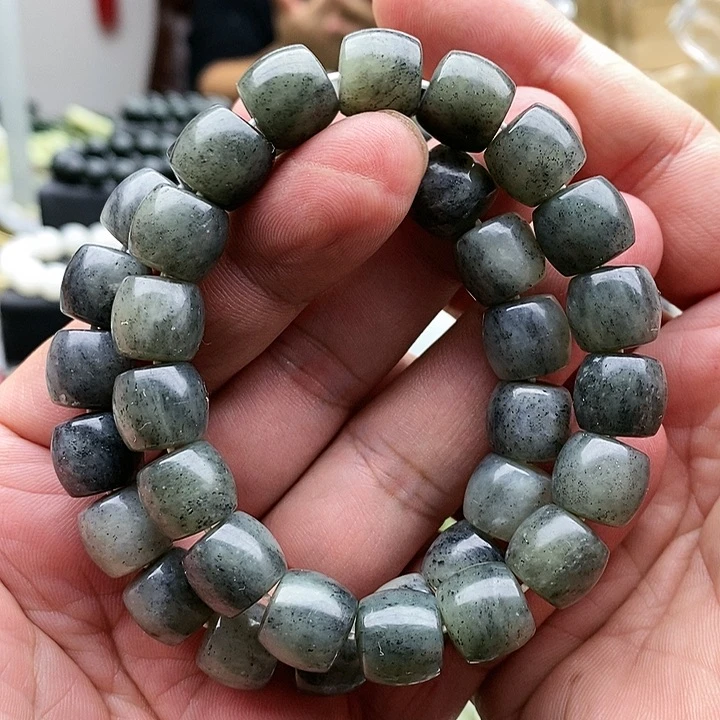 【闪购商品】未镶嵌手链和田玉12直切青花拍一发一