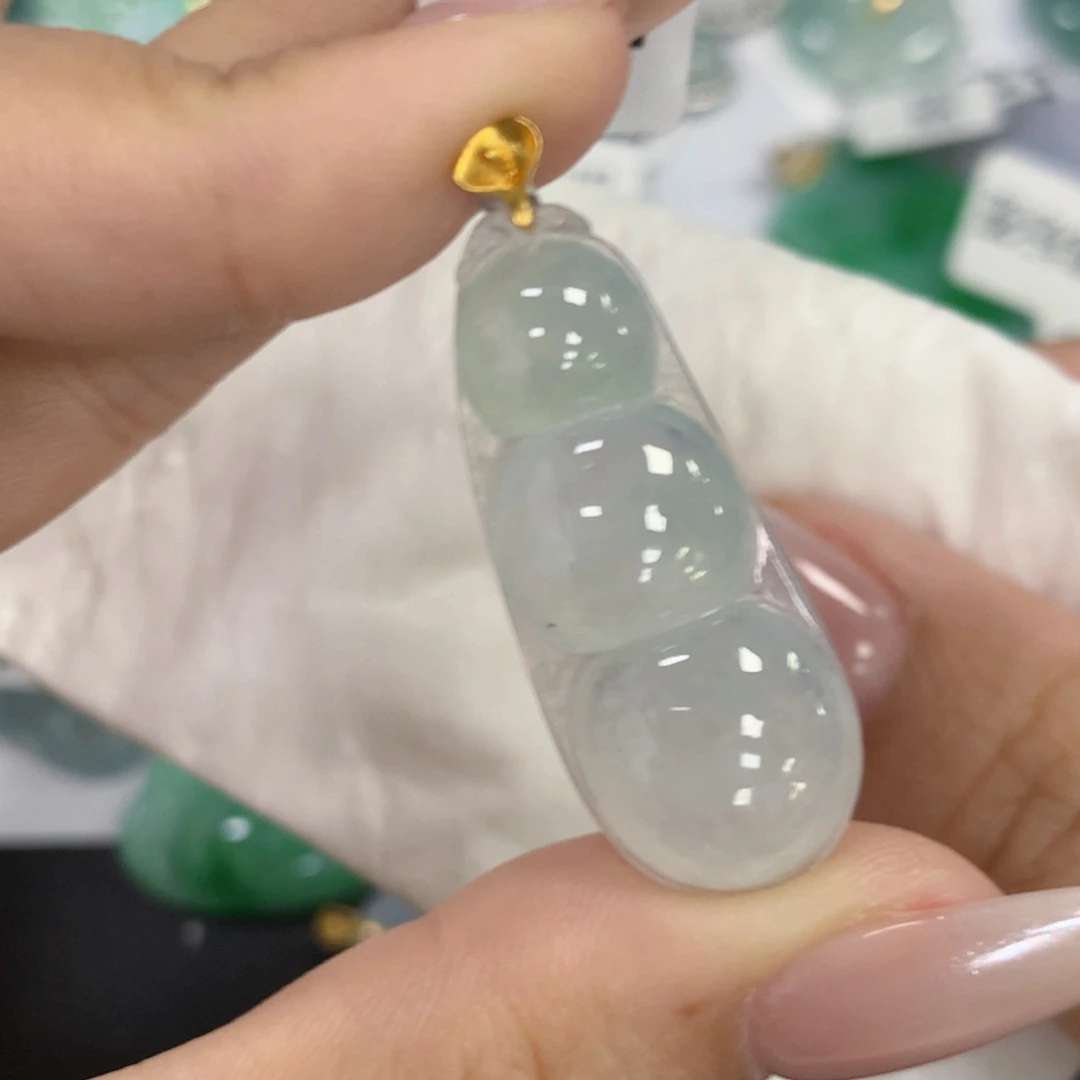 颈饰18K金镶嵌翡翠