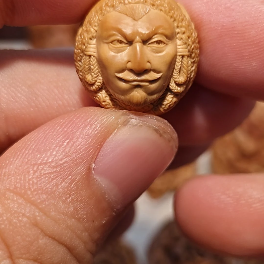 橄榄核吊坠猴头纯手工雕刻成吉思汗