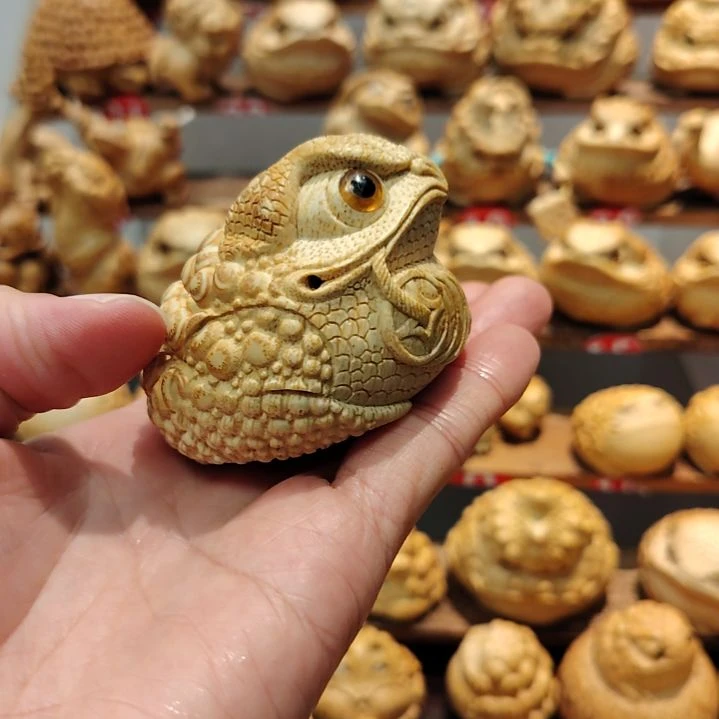 我***库竹竹根雕三足金蟾