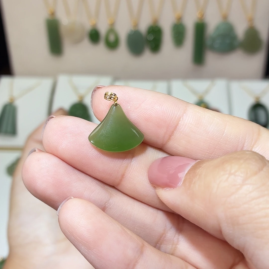 和田玉（碧玉）18K金镶嵌吊坠(赠链)