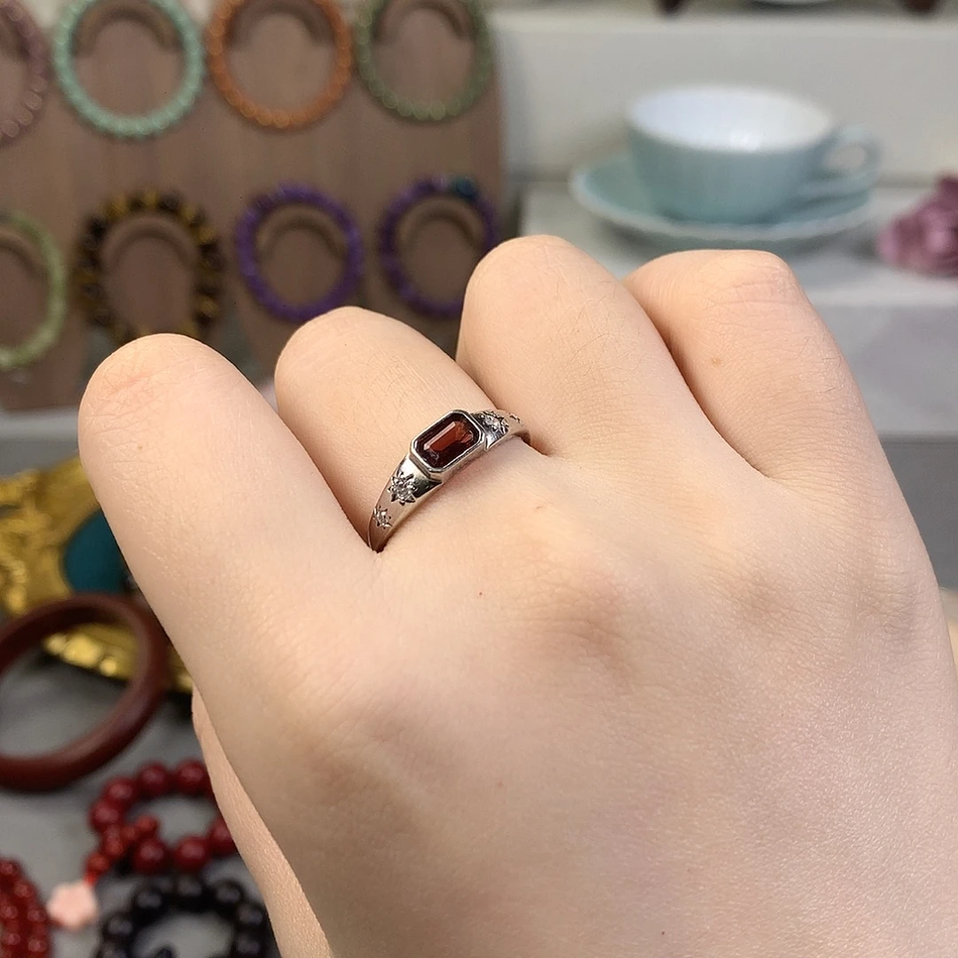 酒红石榴石纯银开口戒