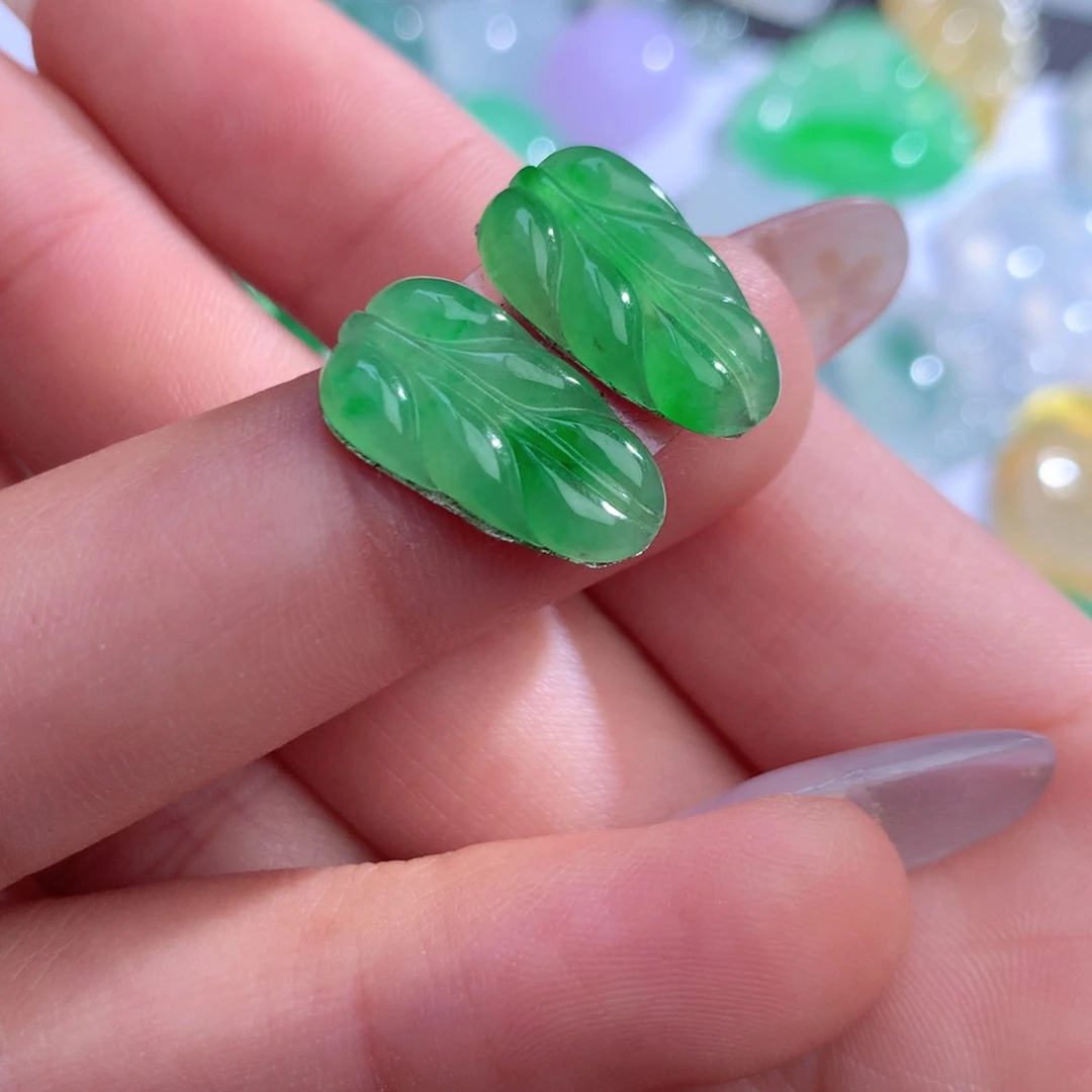 翡翠未镶嵌颈饰缅甸