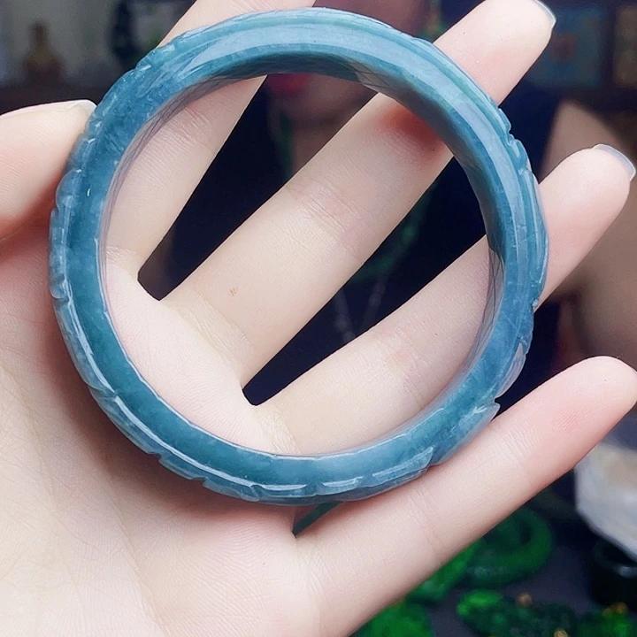 颈饰未镶嵌翡翠多样性