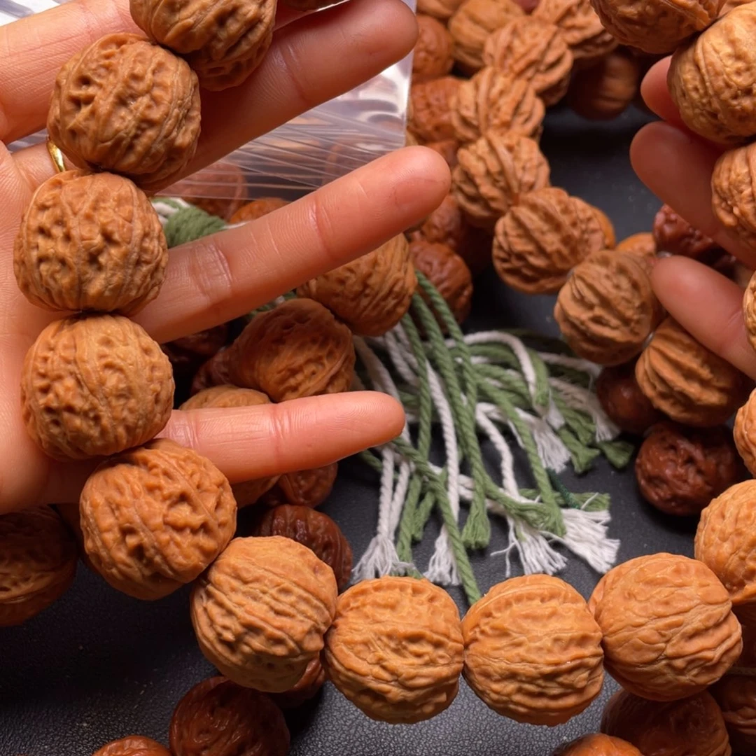 爱***家文玩核桃手串方墩