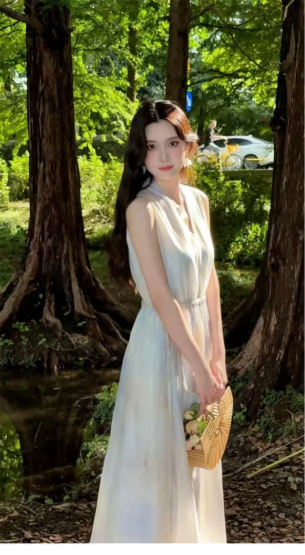 法式气质晕染设计感吊带背心长裙连衣裙2025海边度假抽褶收腰长裙