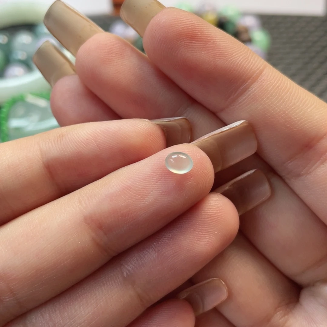 翡翠挂件未镶嵌  翡翠