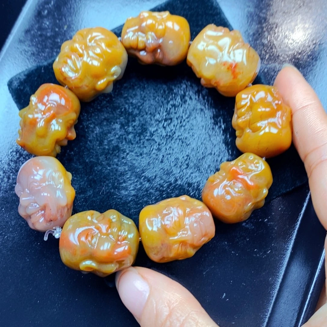 未镶嵌石英质玉（黄龙玉）颈饰