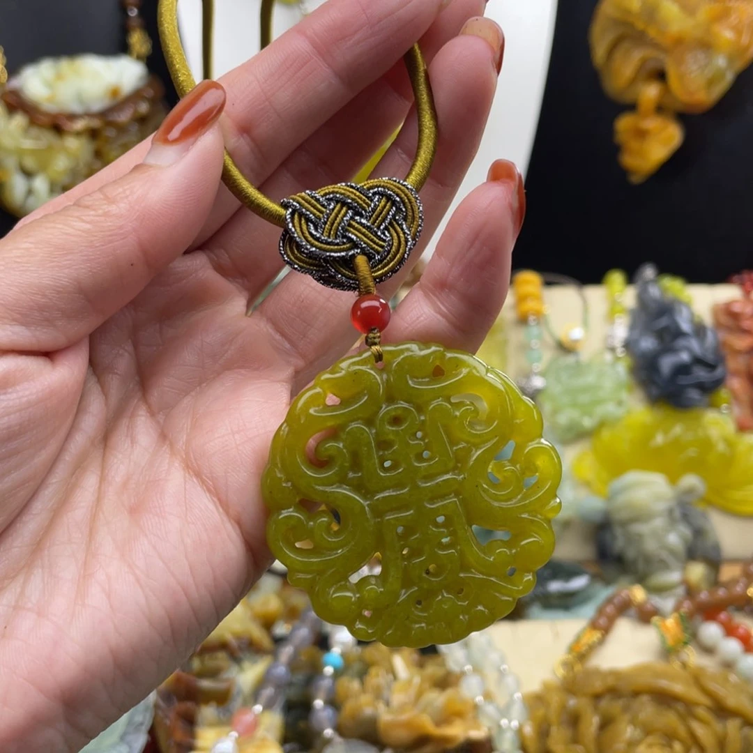 未镶嵌蛇纹石玉颈饰