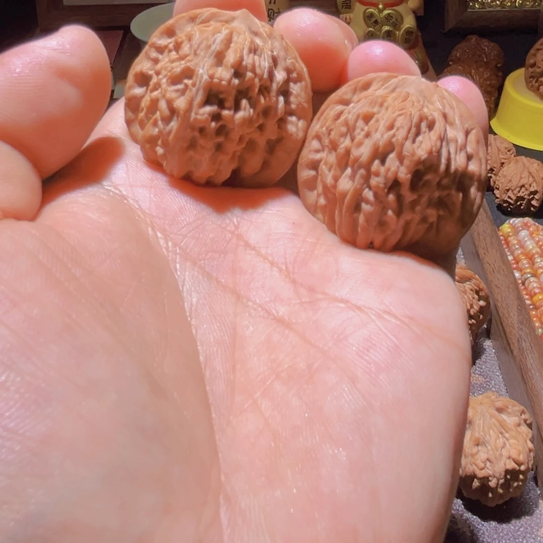 灰***虫瑞麟文玩核桃四座楼