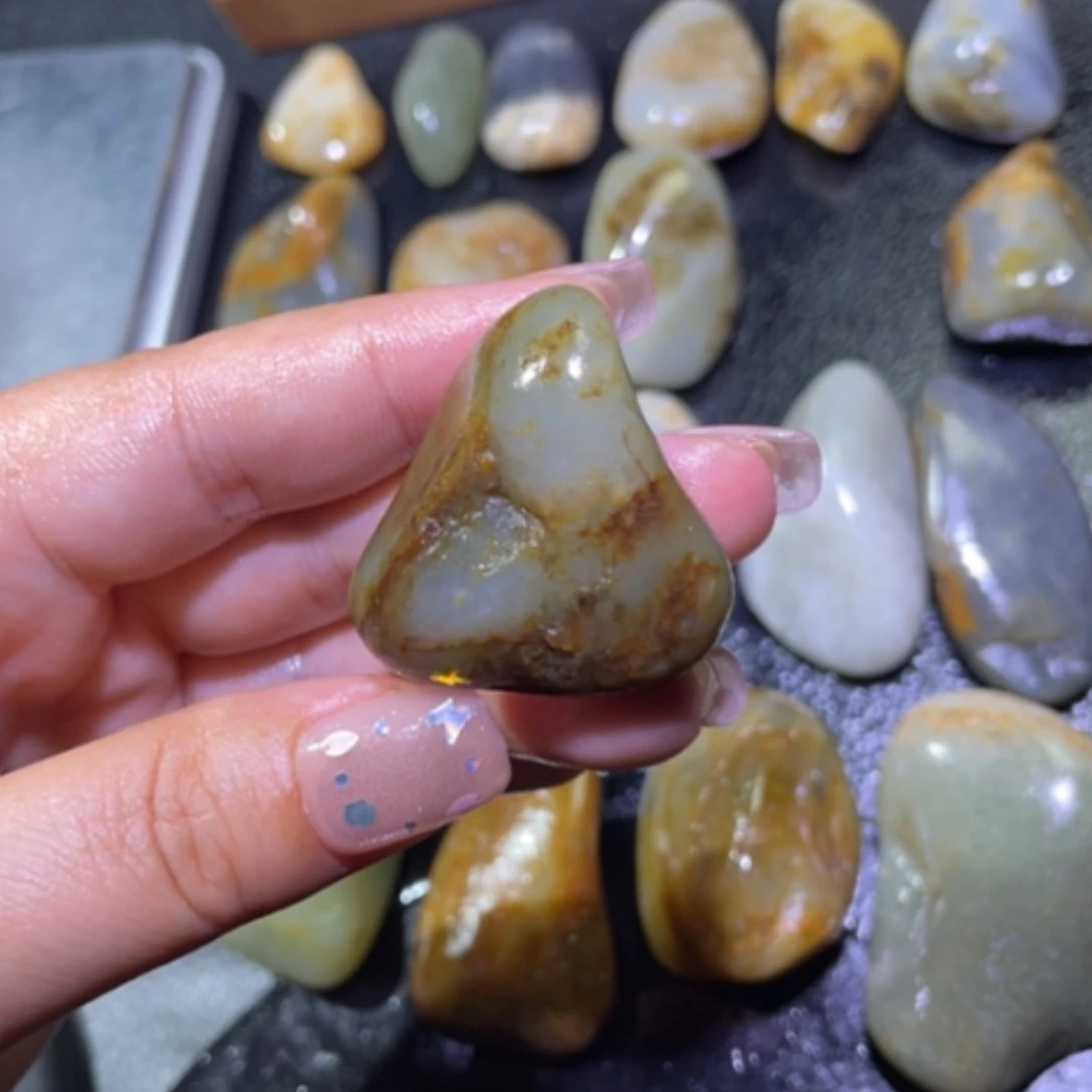 【闪购商品】和田玉未镶嵌颈饰凌*