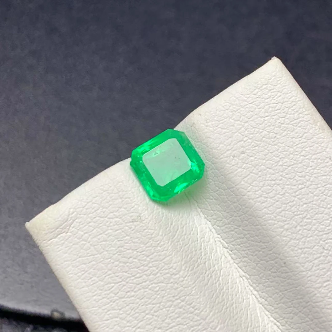 1.3克拉哥伦比亚祖母绿裸石6.5*6.4*4.3毫米吉尔德证书